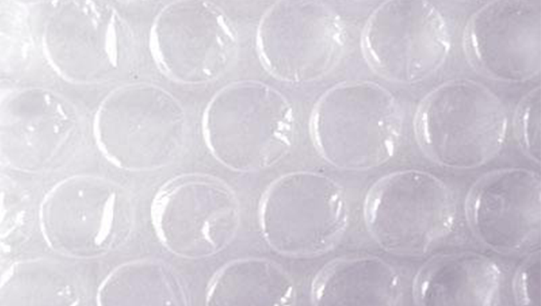 辅助发泡剂会使泡沫的密度及硬度下降是因为气泡膜性质影响