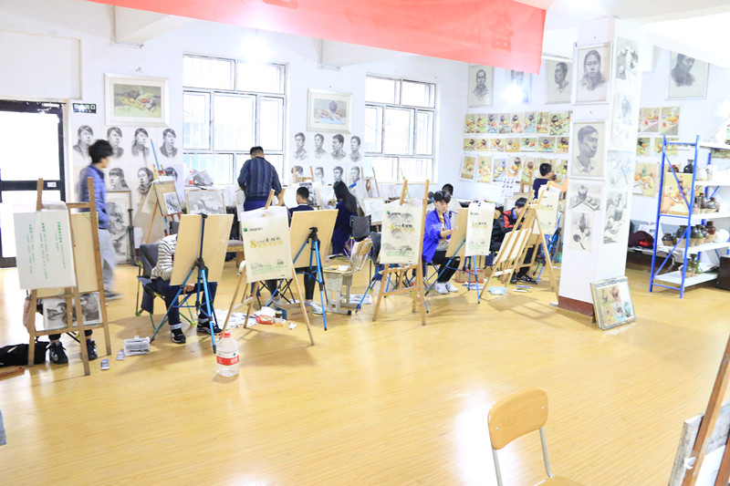 乌鲁木齐美术高考培训学校关于乌鲁木齐美术培