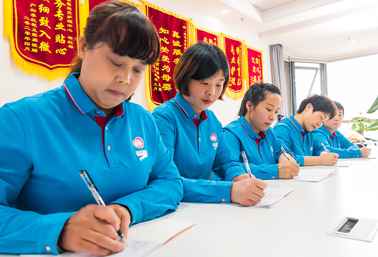 海淀区月嫂培训公司分析月嫂需求市场越来越大