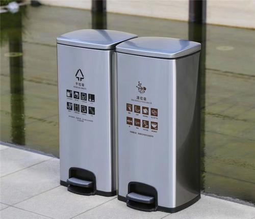 河北垃圾桶制造商告诉您户外环卫垃圾桶为什么选择脚踏垃圾桶。