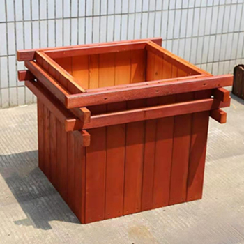 北京户外花箱厂家告诉您仿木花箱有哪些地方优于木质花箱？