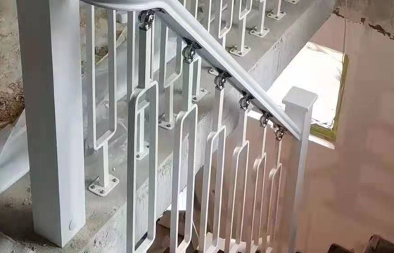 現代別墅鐵藝樓梯