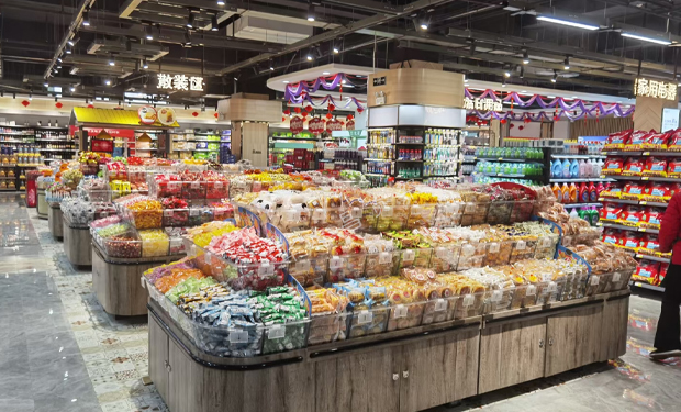 云南超市货架厂家谈超市货架对经营带来的好处