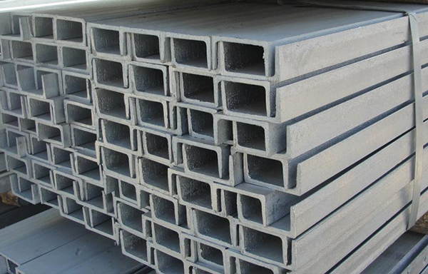 镀锌可以增强槽钢原材料的耐腐蚀性和抗氧化性
