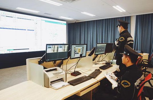 联网接警中心实行24小时值班,安装联网报警系统选中盾安防