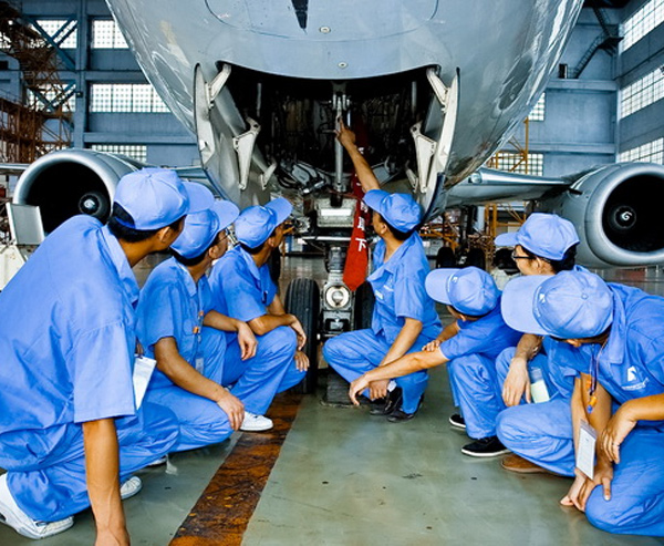 飞行器维修技术专业主要学什么?学成以后就业是否方便