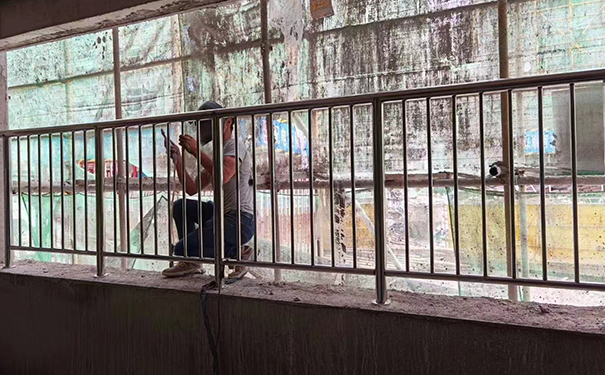 贵州污污污在线视频阳台栏杆