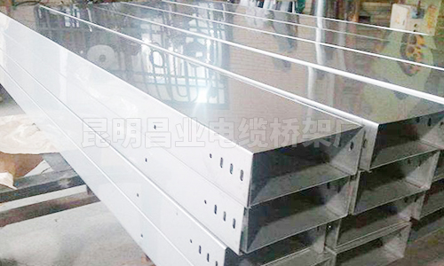 机房设计中的桥架品种选择以及施工流程有哪些要点？