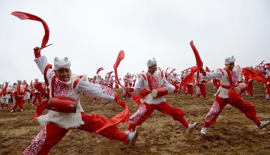 安塞腰鼓舞蹈展示出陕北人民的朴素和豪放