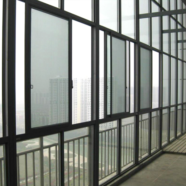 云南钢化玻璃厂家教您怎样分辨一块玻璃是否钢化加工过