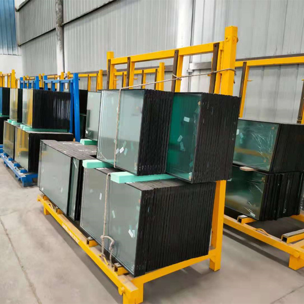 云南钢化玻璃厂家说加工中受热均匀对钢化玻璃很重要