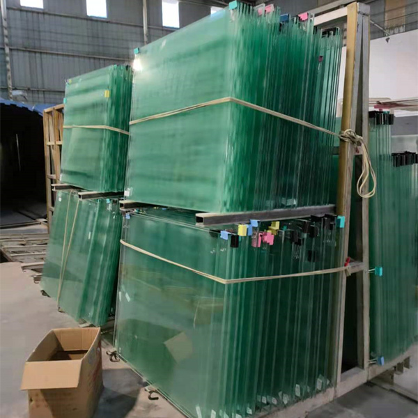 云南钢化玻璃厂家分享辨别钢化玻璃是否钢化的方法