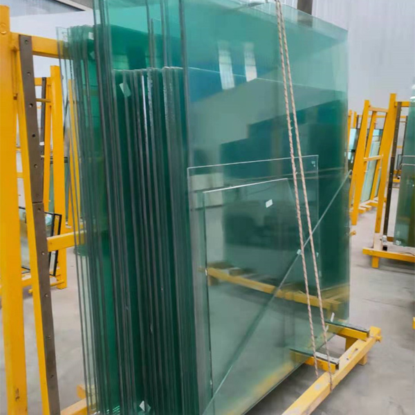云南钢化玻璃厂家教你如何检测钢化玻璃的抗压强度