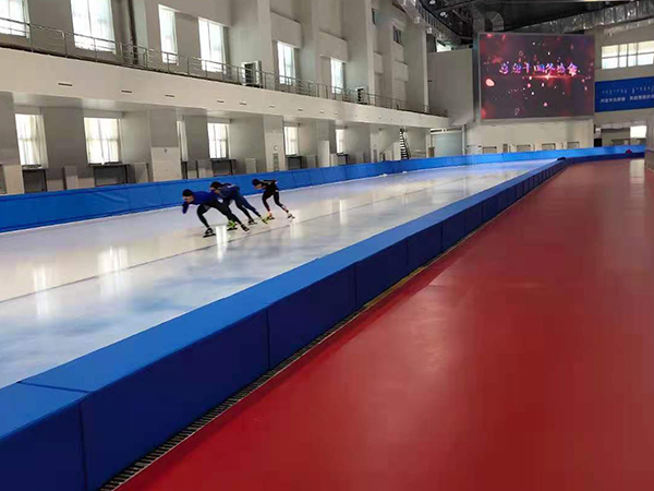 速度滑冰跑道的要求短道速滑冰场防护垫厂家告诉你！