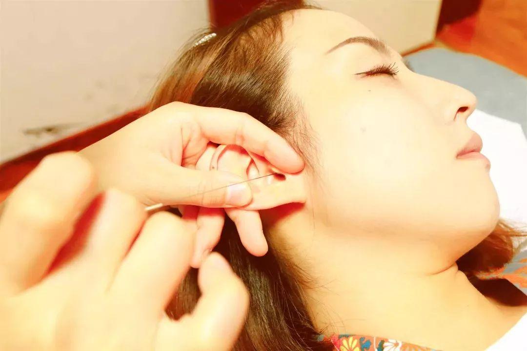 湖南采耳学校告诉你耳结石会引发哪些病症