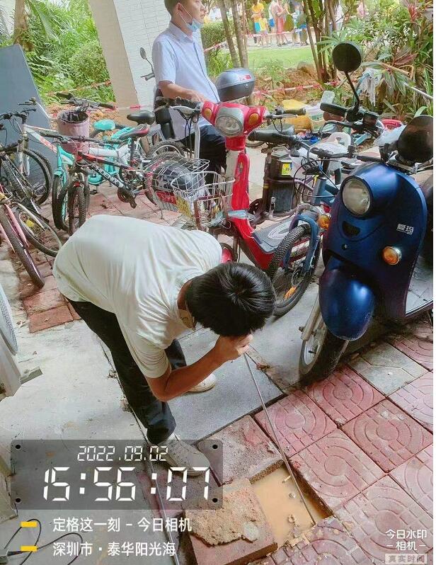 漏水检测维修师傅今日在深圳市泰华阳光海小区检测地下漏水