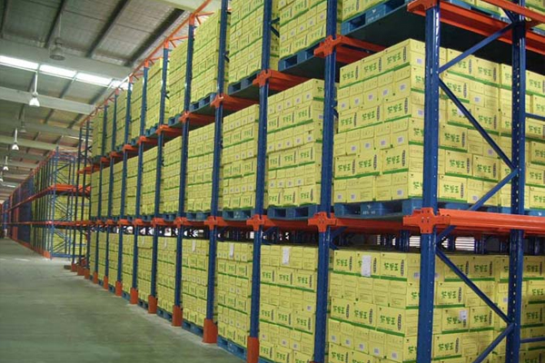 你知道仓储货架和超市货架在存储方面有什么区别吗?