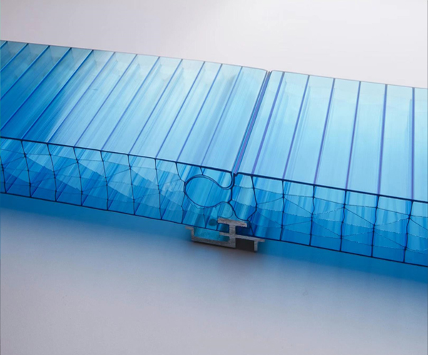 想知道昆明阳光板和钢化玻璃哪个更适合做屋顶吗?快来看看吧