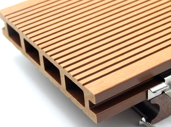 户外塑木地板产品的优势在哪里?