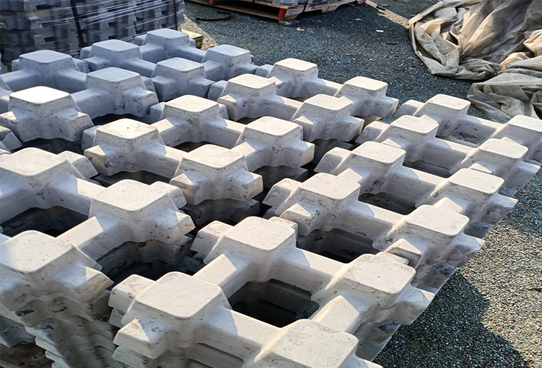 湖南透水砖厂家告诉你怎么提高透水砖的稳定性
