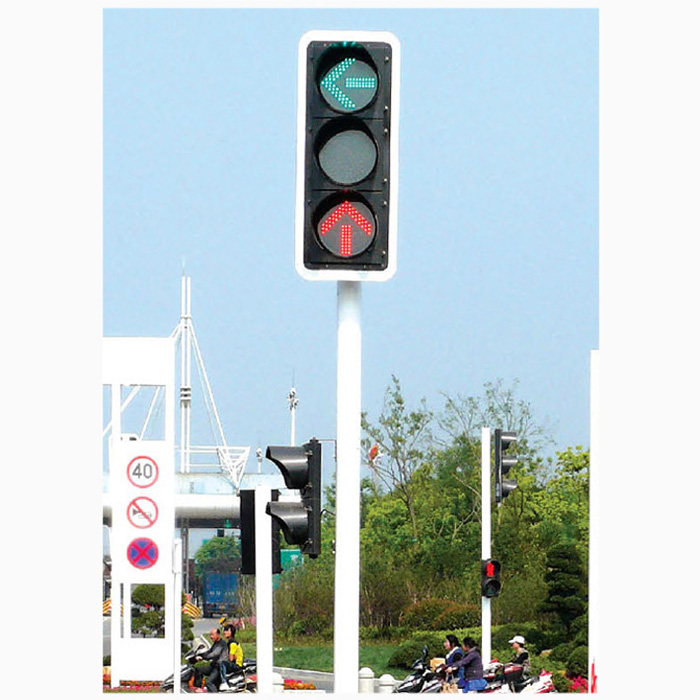 云南交通信号灯杆厂家介绍高速公路上没有路灯的原因！