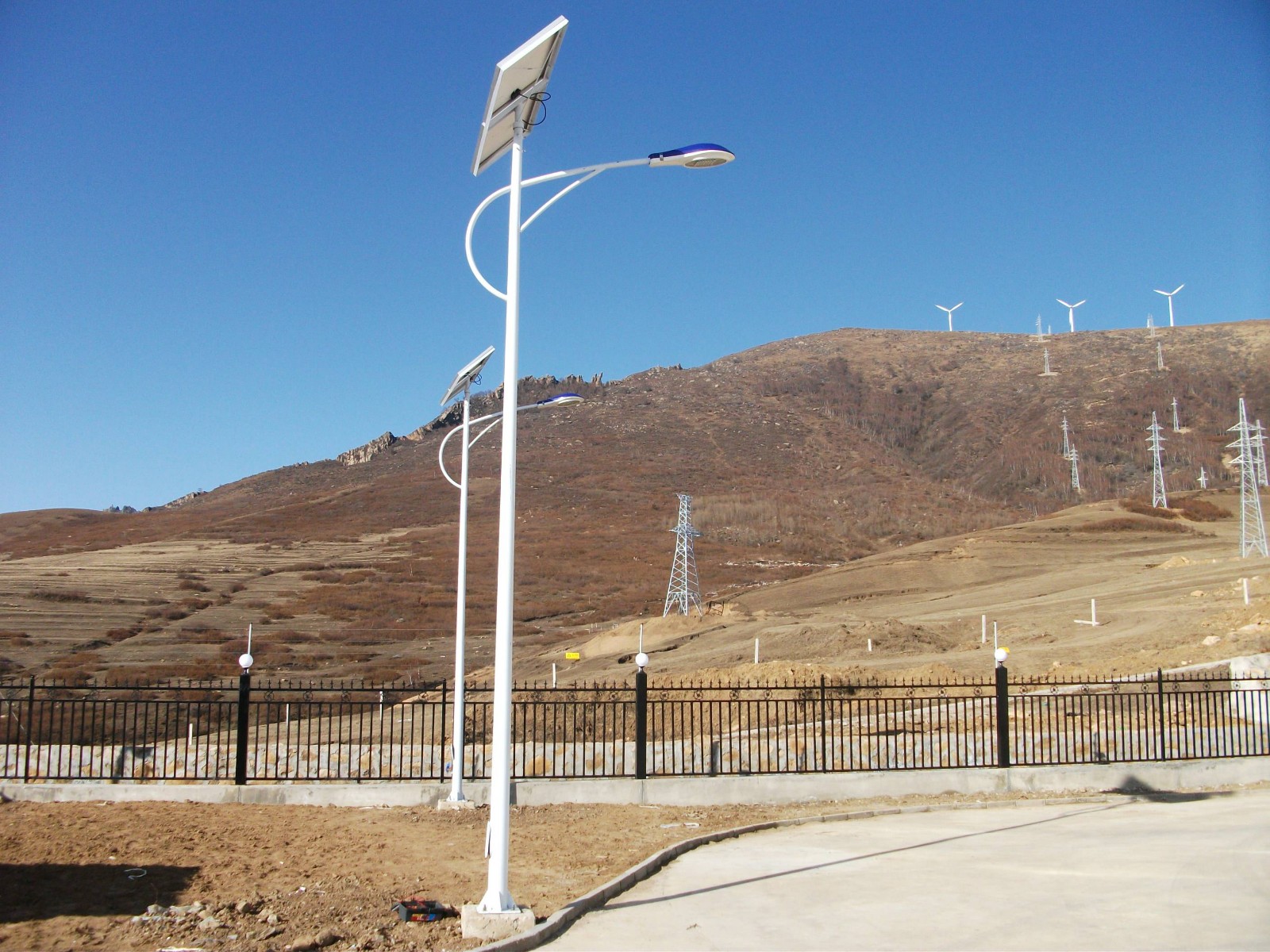 朗世路燈廠生產的太陽能路燈在新農村建設中發揮的作用有哪些！