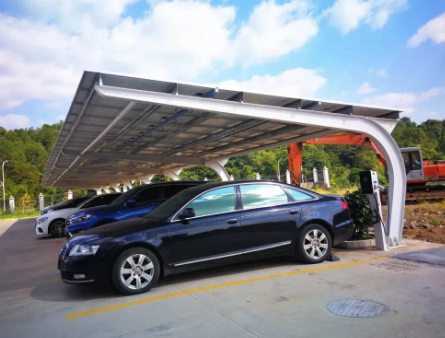 太阳能光伏板停车棚