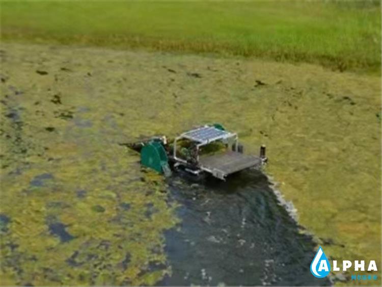 水库无人保洁船