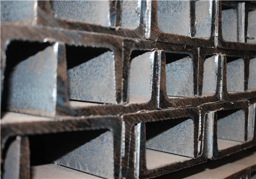 内江镀锌钢管的防腐镀锌层可以屏蔽和保护钢材