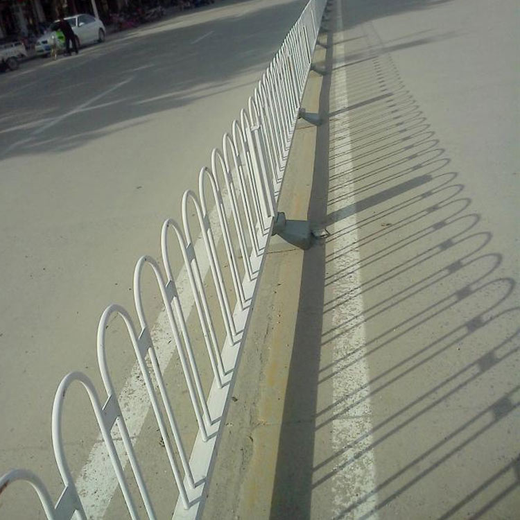 道路护栏施工安装