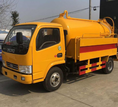 管道吸污车