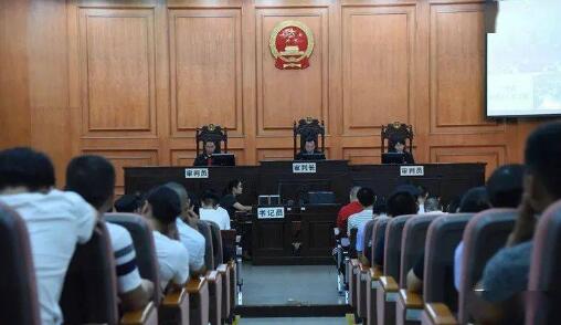 广州刑事辩护律师对于虚假诉讼罪的罪状，实践中的争议主要集中在以下三个问题