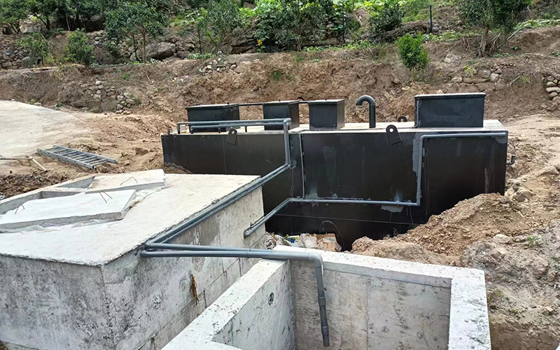 2023年7月10日云南融慧环保科技有限公司在昭通巧家新农村安装一台污水处理设备