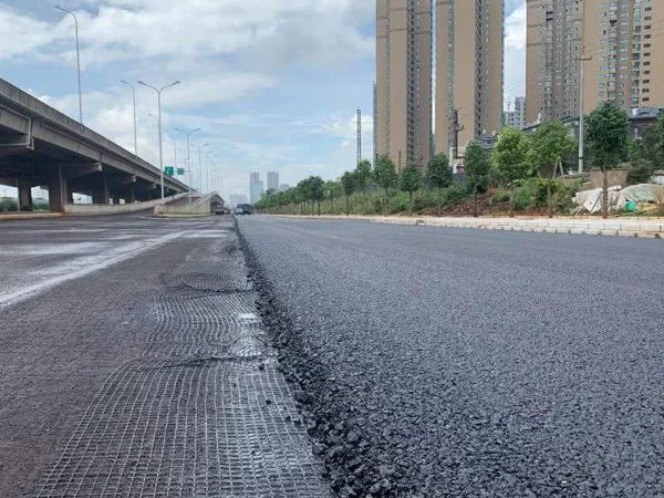 云南道路沥青施工公司常用的一些沥青路面施工方法是什么