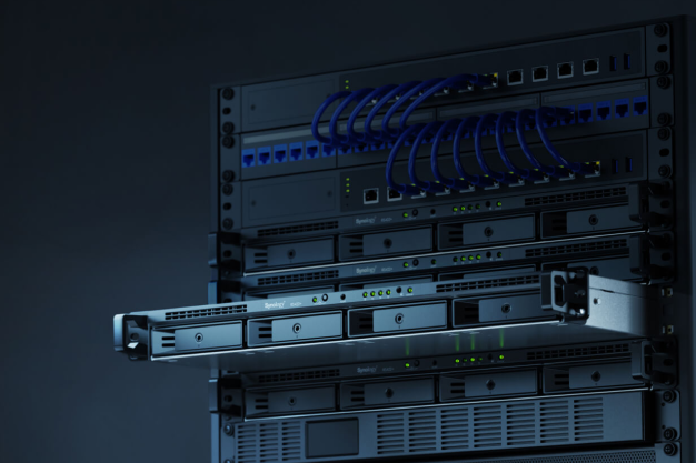 群晖Synology® 推出 PB 级高密度存储服务器 HD6500 及入门机架服务器 RS422+