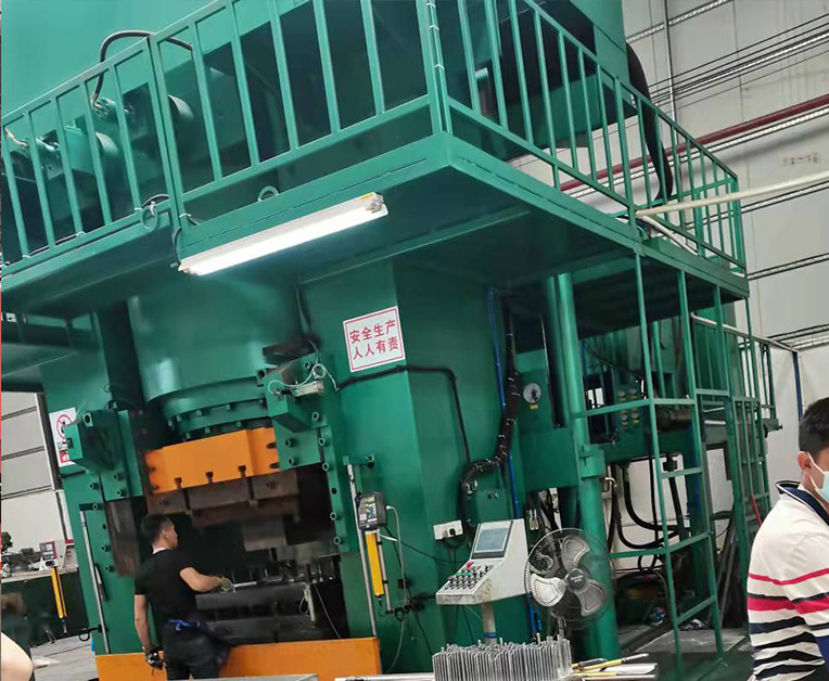 四柱液压机使用部件损坏的原因是什么？