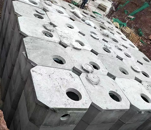 混凝土化粪池的安装是怎样做的？
