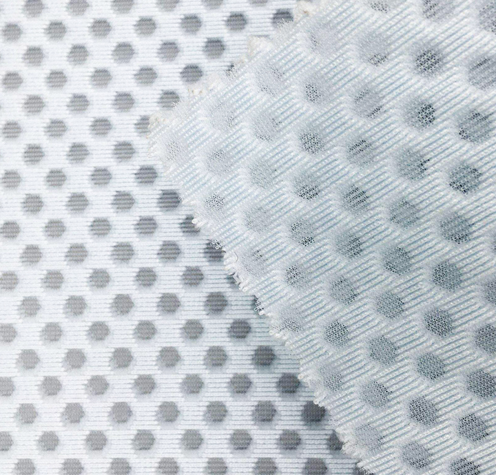 The difference between mesh and sandwich mesh