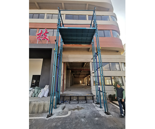 云南活動液壓式升降平臺具備的特點都有哪些