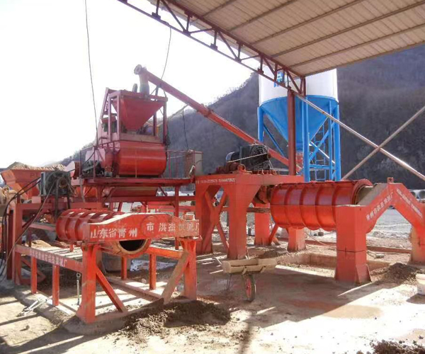 Fully automatic cement pipe making machine