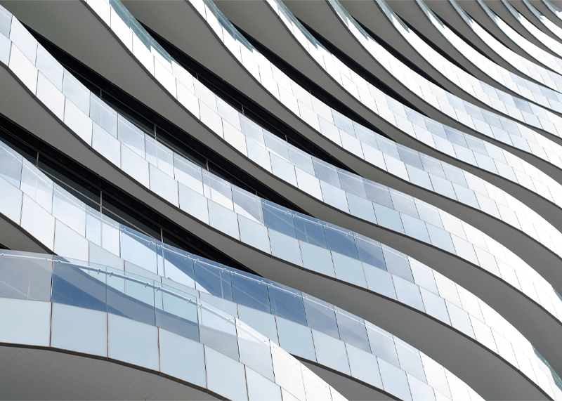 How to correctly utilize glass products as the finishing touch in decoration