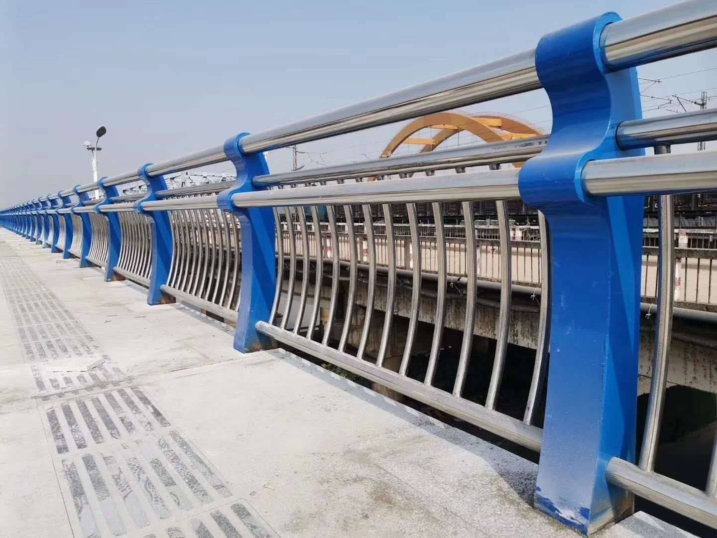 q345碳钢桥梁防护栏规范和标准诚信商家规格齐全美化注意事项