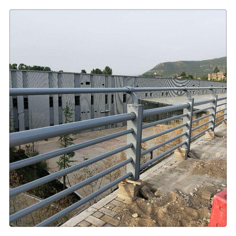 不锈钢复合管护栏-防撞栏杆生产厂家