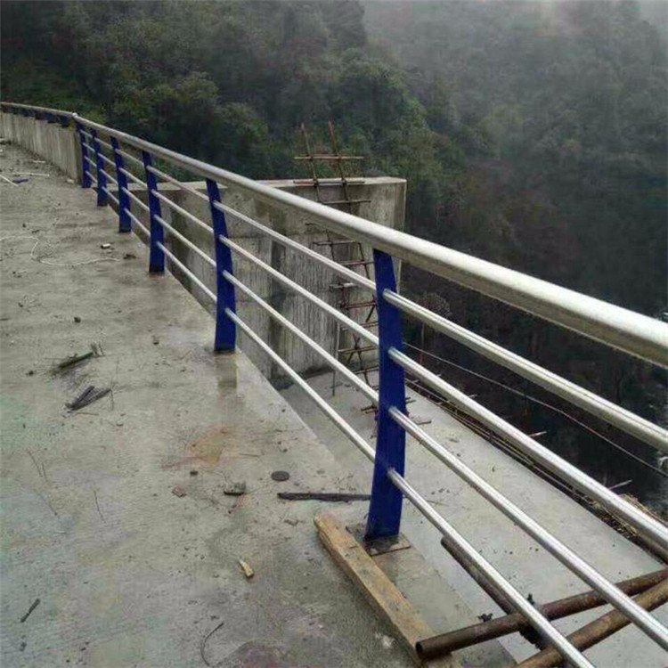 橋梁護欄-不銹鋼復合管欄桿