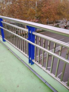 山东201桥梁不锈钢护栏外观设计的重要性