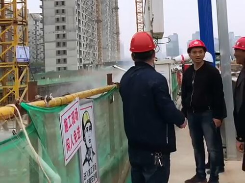 陕西宏尔盛咸阳小区外墙保温施工中