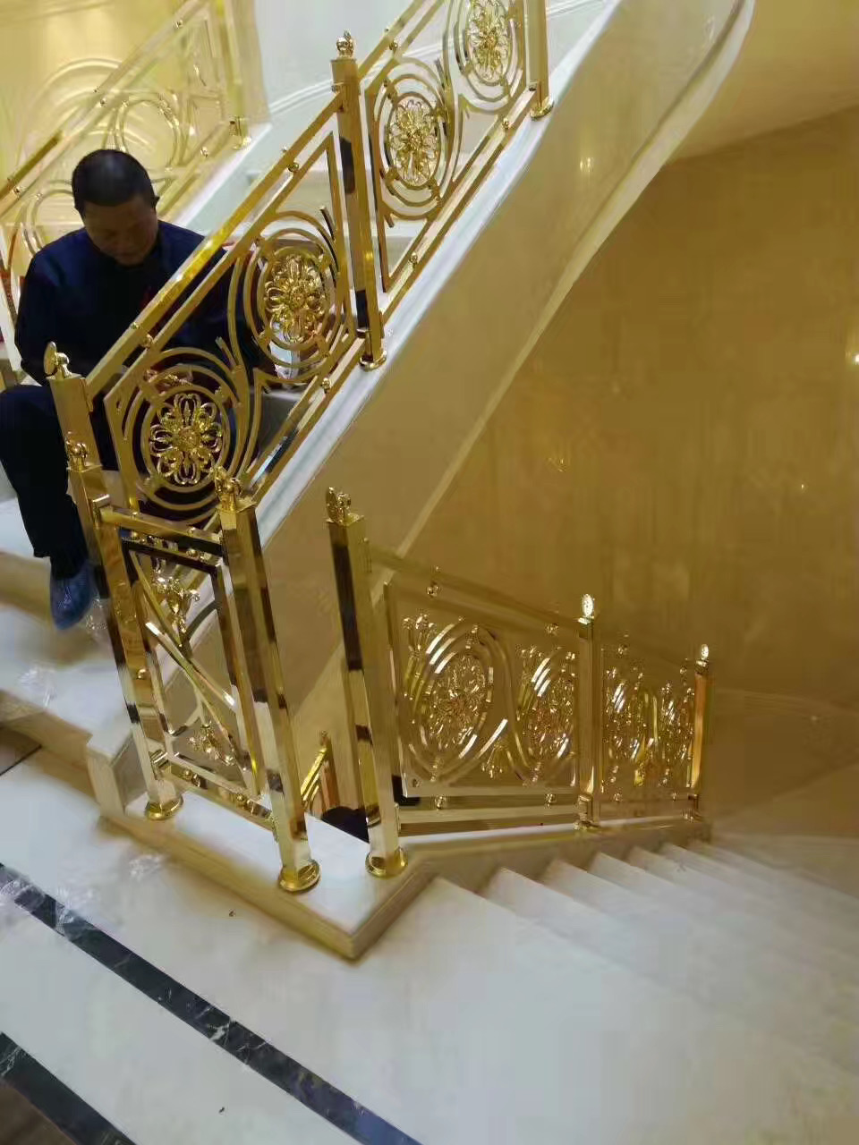 铜楼梯扶手安装