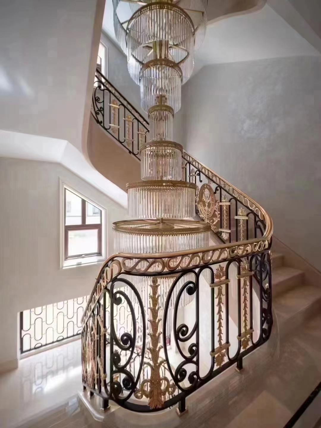 别墅大宅铜铝弧形楼梯单支古铜色直行扶手尽显奢华