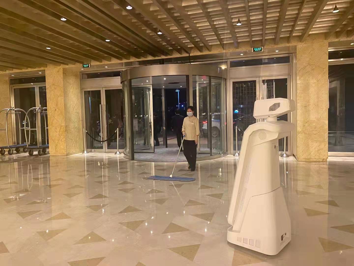 测温广告机器人