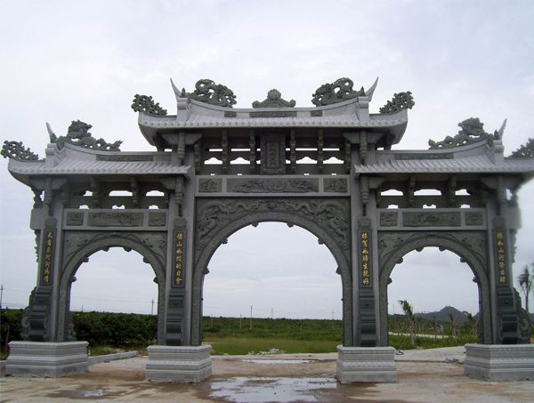 浅谈中国独特的建筑物-石牌坊在石雕艺术上的造诣